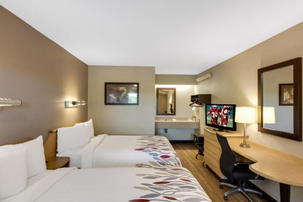 Red Roof Inn Asheville - Biltmore West image 11