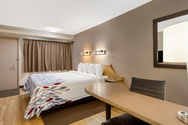 Red Roof Inn Asheville - Biltmore West image 5