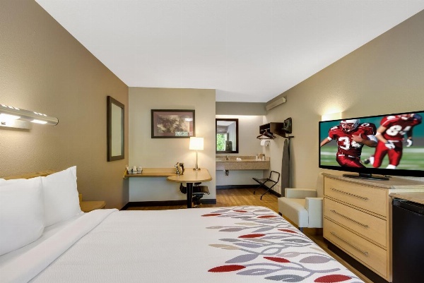 Red Roof Inn Asheville - Biltmore West image 6